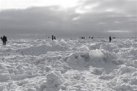 PhotoPro - Rendering Reality: A Walk on Frozen Lake Michigan