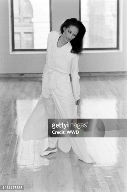 3,684 Beverly Johnson Model Stock Photos, High-Res Pictures, and Images - Getty Images