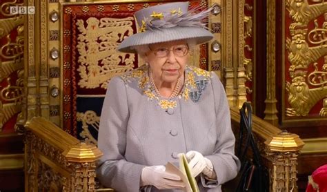 Queen Elizabeth II is NOT the Queen of England – is it so hard to get it right? - Royal Central