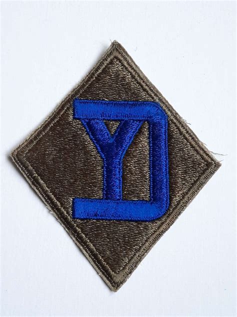 WW2 US 26th Infantry Division Patch in US Army Badges