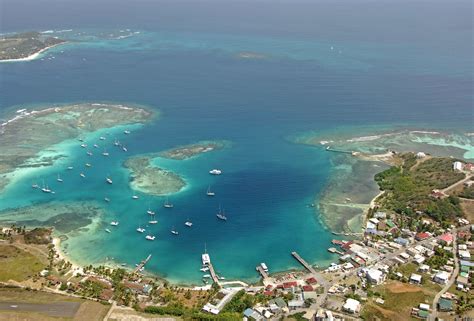 Clifton Harbour in Ashton, Union Island, St. Vincent and the Grenadines ...