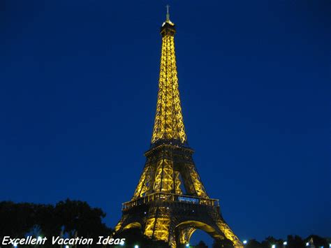 Excellent Vacation Ideas: Taking a Seine River Cruise in Paris