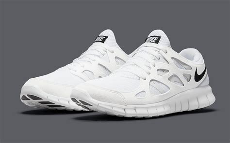 Available Now // Nike Free Run 2 "White/Black" | HOUSE OF HEAT