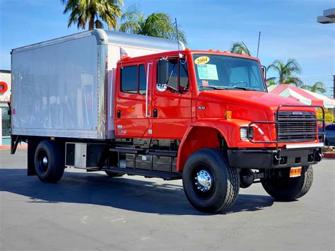 Freightliner 4x4 crew cab automatic trans - box - hydraulic lift- bench ...