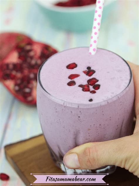 Easy Pomegranate Smoothie Recipe (Dairy-Free)