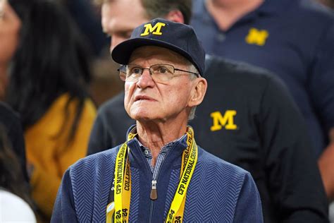 Jim Harbaugh’s dad Jack gave a fired-up message after…