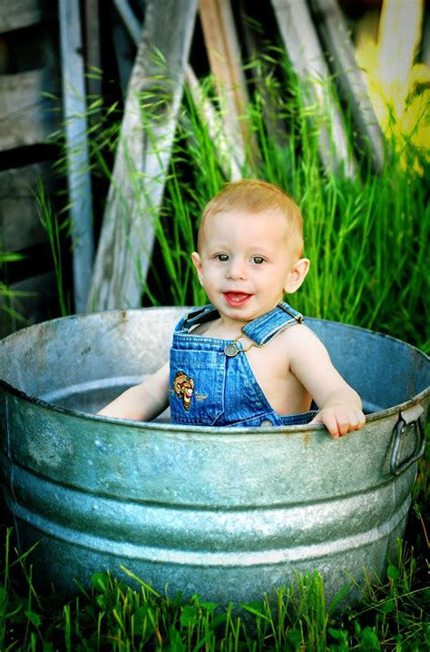 Rusty Bucket Photography: Cameron's One Year Old Pictures!!!