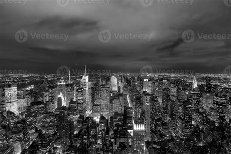 New York Night Skyline in black and white city of lights 20419423 Stock ...