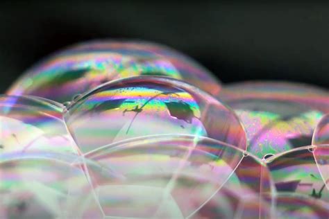 Why are bubbles colourful? - Scienceworks