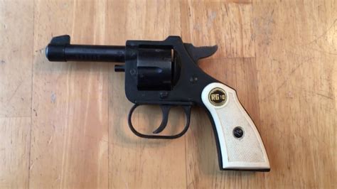 Rohm RG10 Revolver in .22 short. My new EDC Handgun - YouTube