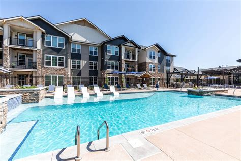 Pet-Friendly Apartments in Aurora, CO | Peakline at Copperleaf