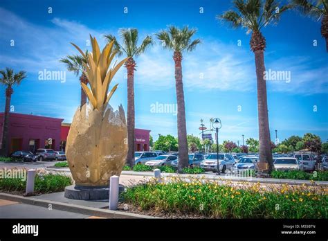 shopping plaza mall in san jose california Stock Photo - Alamy