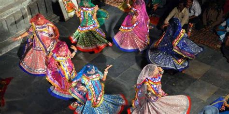 Ghoomar Dance Folk Dance of Rajasthan | History, Costume, Style, Origin ...