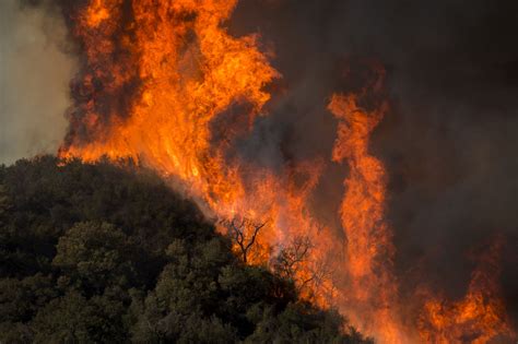 In photos: Woolsey fire wreaks havoc on Southern California