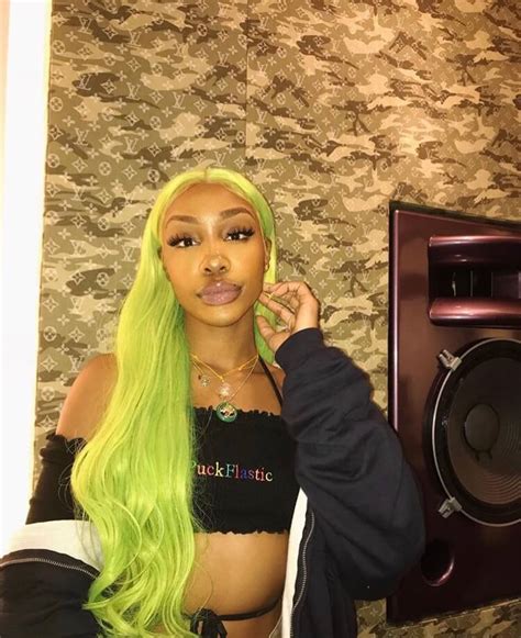 SZA Rocks Neon Green Hair - Sza-Htownteam