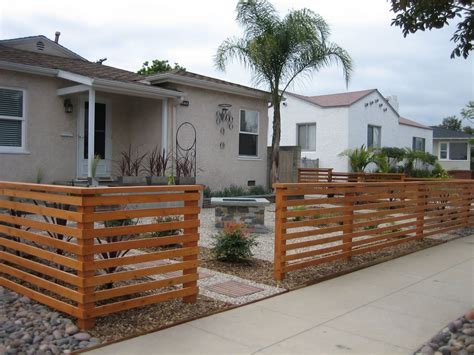 15+ Stunning Fencing Post Ideas | Modern front yard, Front yard fence, Backyard fences