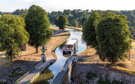 The beautiful Briare aqueduct, one of... - European Waterways