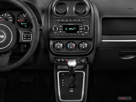 2015 Jeep Patriot: 38 Interior Photos | U.S. News