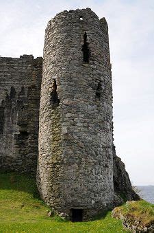 Castle Sween Feature Page on Undiscovered Scotland Scotland Map, Scotland Castles, Scottish ...