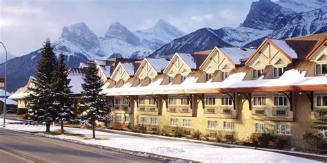 The 8 Best Dog Friendly Hotels in Canmore (a helpful guide)