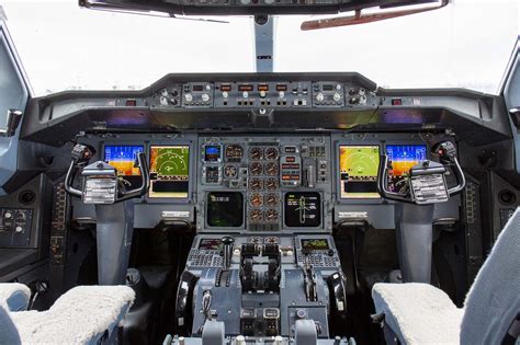 Airbus entrega el primer A300 a UPS con nueva aviónica digital - Fly News