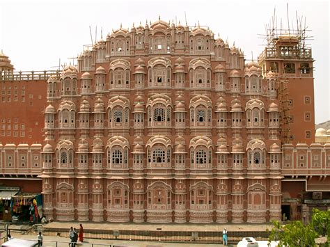 Hawa Mahal in Jaipur - Famous Attractions to visit in Jaipur