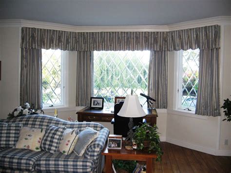 Interior Living Room Bay Window Curtain and Valances Valances for ...