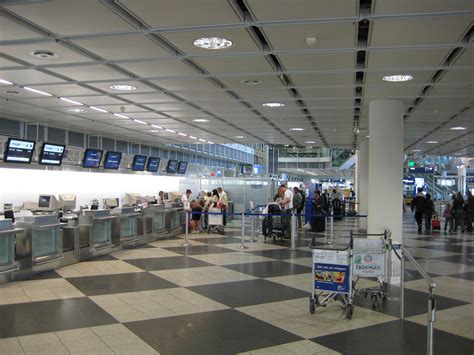 File:Munich Airport T1 L4 B check in.jpg - Wikipedia, the free encyclopedia