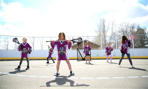 Queens lacrosse giving girls in Regina place to play | CBC News