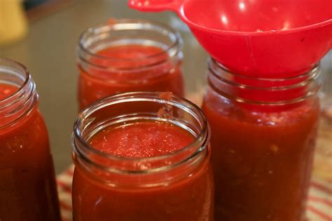 Can Botulism Thrive In Tomato Sauce? Exploring Safety Concerns