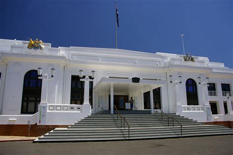 File:Old Parliament House, Canberra front entrance.jpg