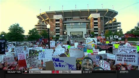 Donald Trump, Justin Bieber: ESPN College Gameday’s best signs - Sports ...