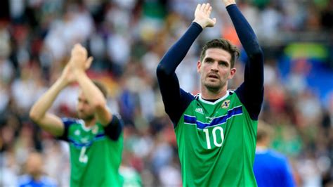 Kyle Lafferty backs Northern Ireland to hold their own in knockout ...