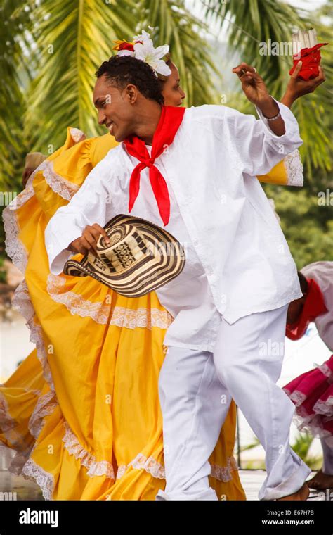 Cumbia dancers hi-res stock photography and images - Alamy