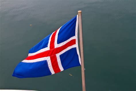 Iceland flag | La bandera de Islandia está compuesta por un … | Flickr