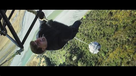 Mission Impossible Fallout Helicopter Scene / Tom Cruise Flying ...