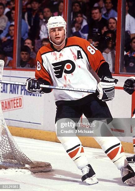 973 Eric Lindros Flyers Stock Photos, High-Res Pictures, and Images ...