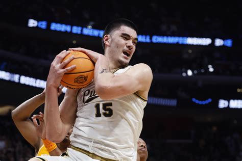 March Madness: Zach Edey's masterpiece propels Purdue past Dalton ...