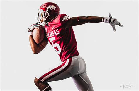 Arkansas Razorbacks Unveil Throwback Football Uniform – SportsLogos.Net ...