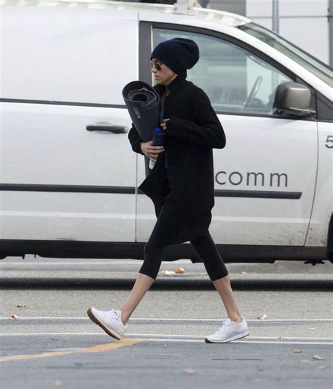 MEGHAN MARKLE Heading to a Yoga Studio in Toronto 01/12/2017 – HawtCelebs