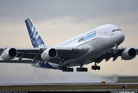 Serendib Aviation: Airbus A380, world's largest passenger aircraft