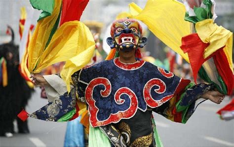 Tibetan Culture: People, Traditions, Customs, Buddhism and Arts