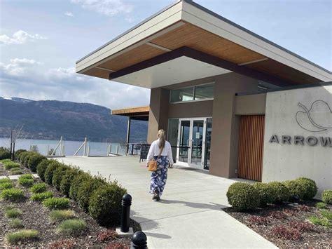 10 BEST Kelowna Wineries You Don't Want to Miss (BC)