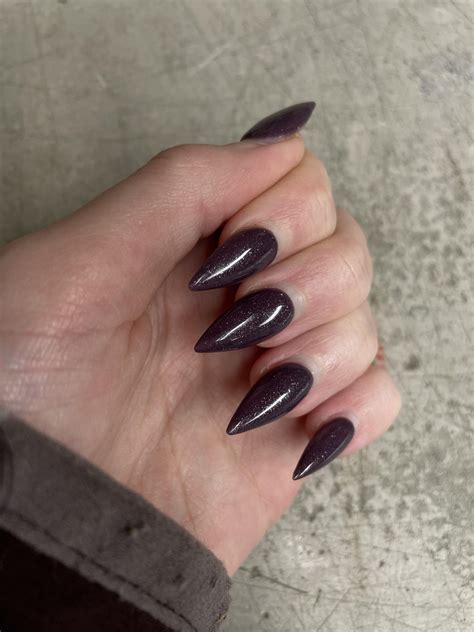 First time getting coffin…yay or nay? : r/Nails