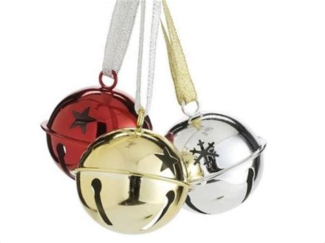 51 Ideas To Use Jingle Bells In Christmas Décor - DigsDigs