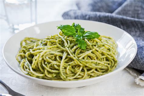 Spaghetti Al Pesto Salat mediterran spaghettisalat