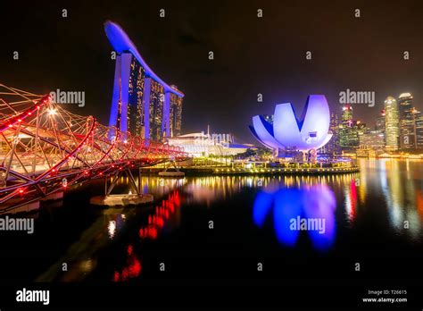 Singapore, Marina Bay Sands Hotel at night Stock Photo - Alamy