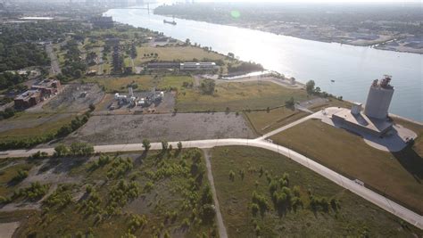 Hiring begins for Detroit-Windsor bridge project