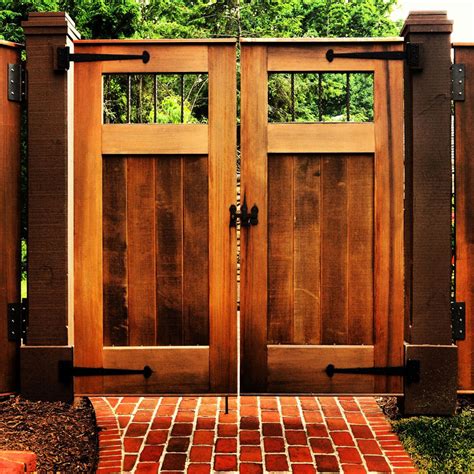 How to build a wooden gate that looks amazing