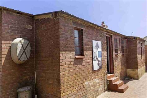 1 DAY SOWETO TOWNSHIP & APARTHEID TOUR | tourAfrika